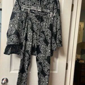 Eye Candy Monochrome Skull Pattern Ensemble